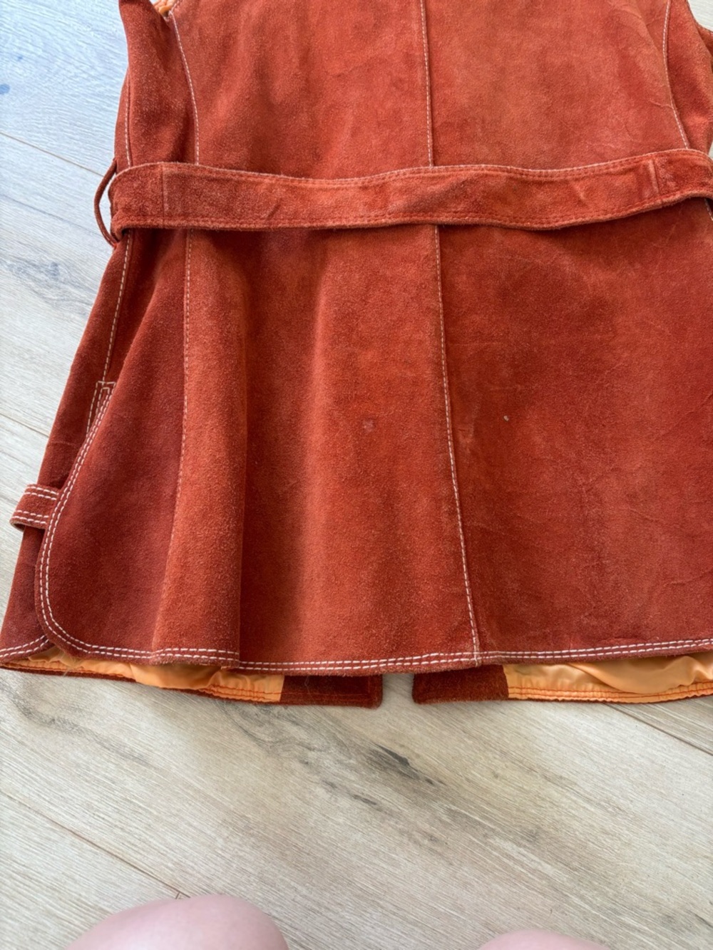 Vintage 70s Shayne Genuine Suede Belted Vest Jacket in Rust Dagger Collar - Picture 8 of 9